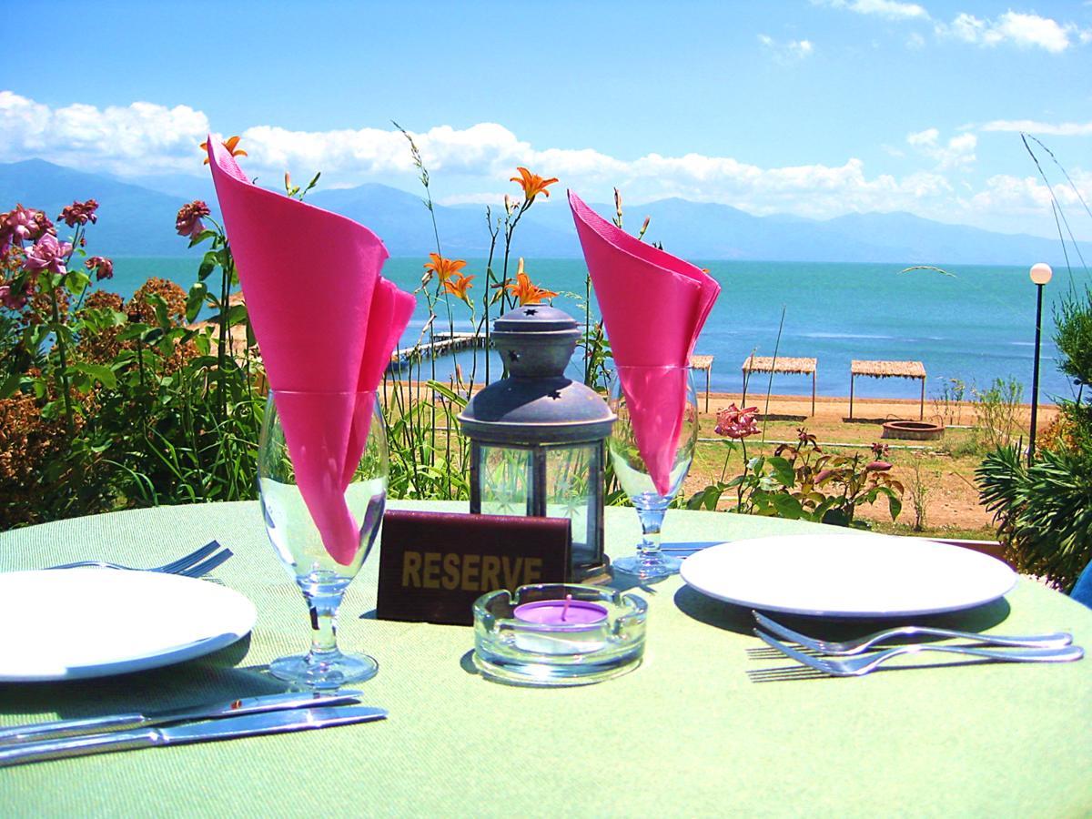 Lakeview Hotel And Resort Otesevo ภายนอก รูปภาพ
