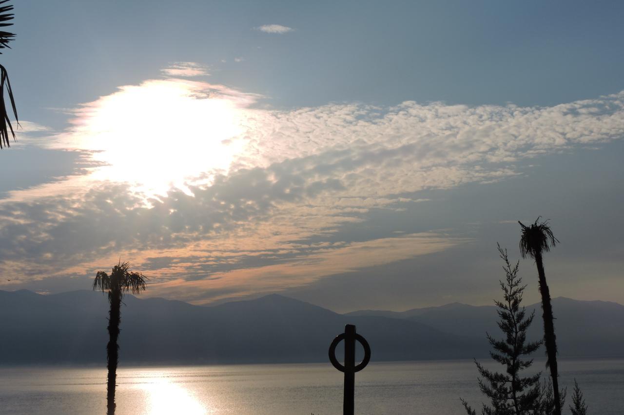 Lakeview Hotel And Resort Otesevo ภายนอก รูปภาพ