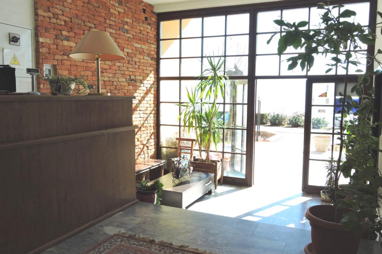 Lakeview Hotel And Resort Otesevo ภายนอก รูปภาพ